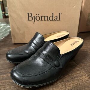 Bjorndal Black Leather Mules for Women
